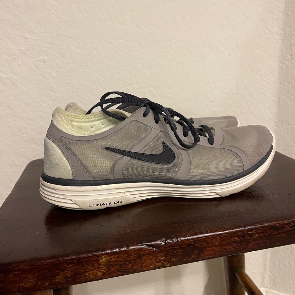SALE ✨ Any 2 Items, 20% Off ✨ Nike Running Shoes - Picture 2 of 6